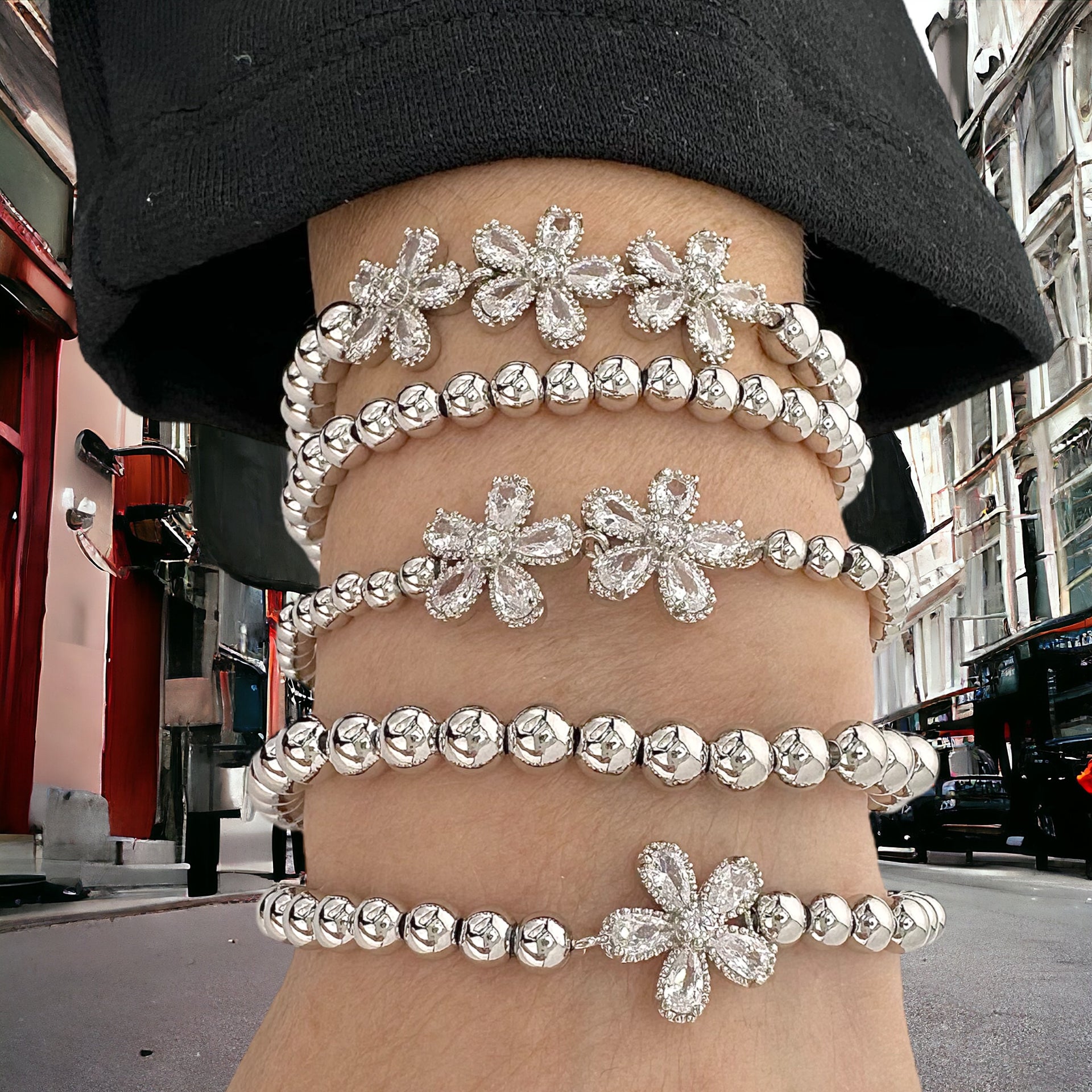 Felicity Floral Collection stretch bracelet with sparkling flower design

