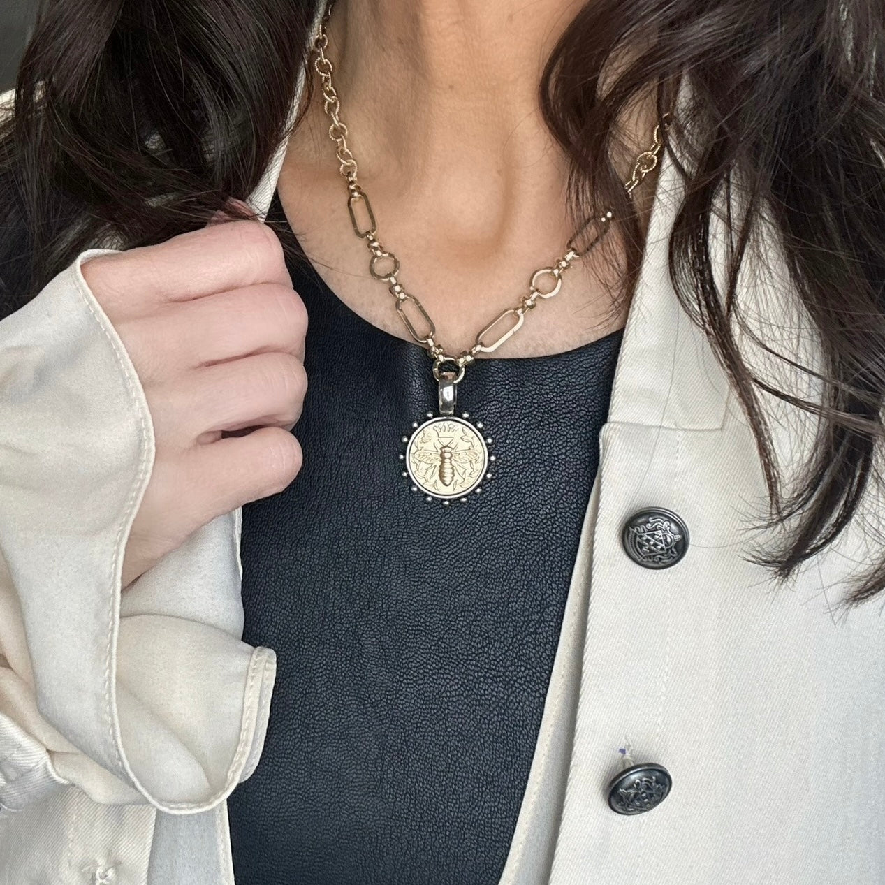 Sovereign Bee Magnetic Clasp Necklace | Love Lisa Jewelry