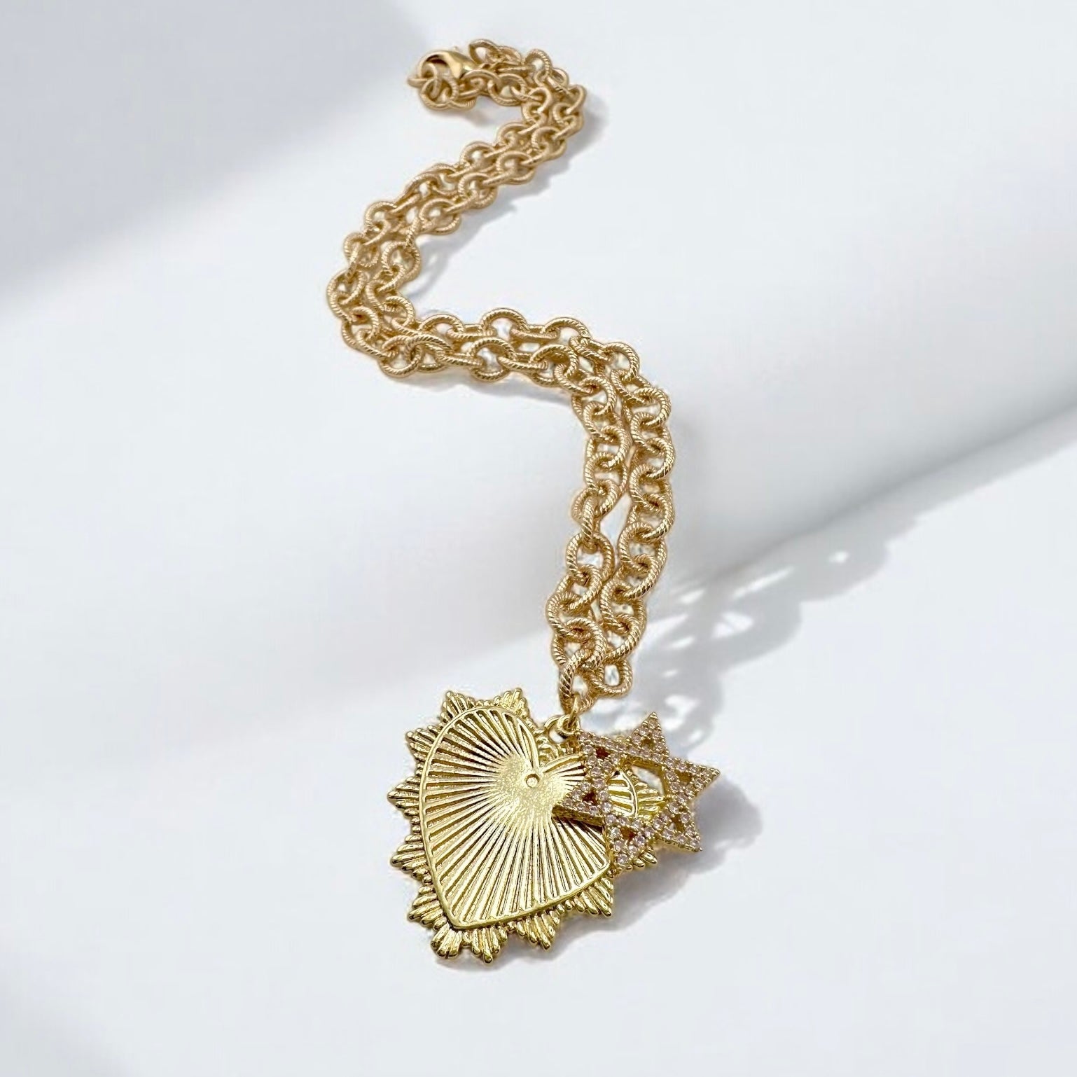 Stacy Heart Star of David charm necklace in gold with pavé heart pendant Love Lisa flat