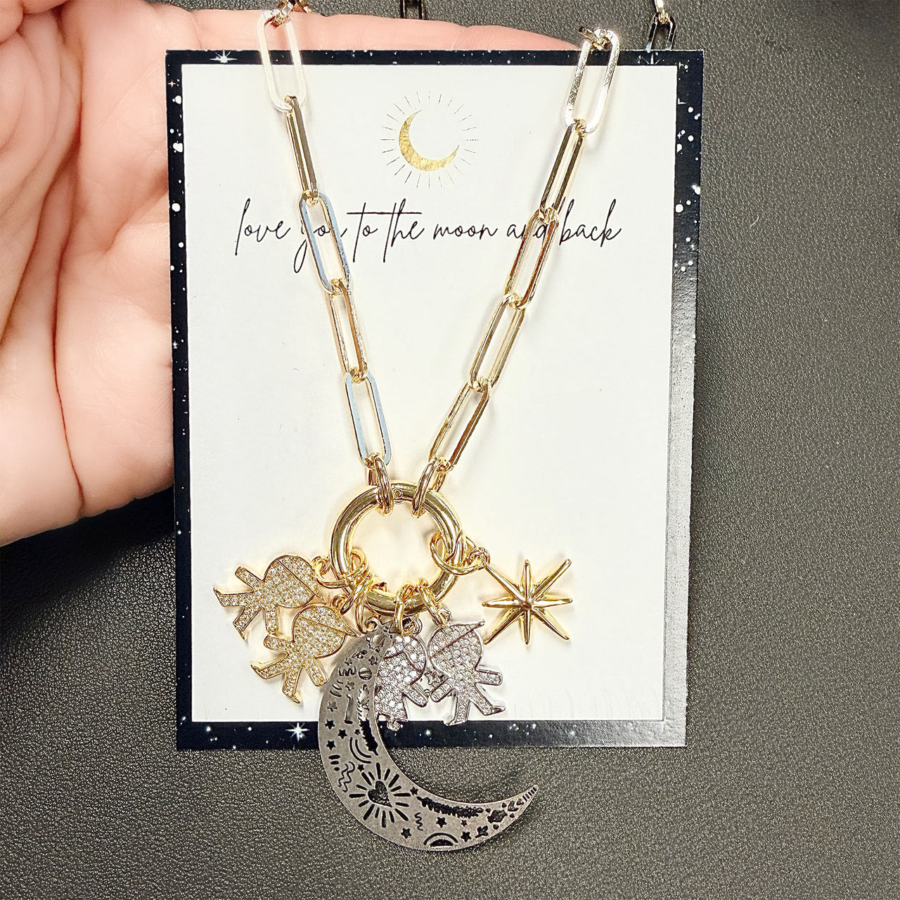 Veronica Mom / Grandma With Kids Necklace