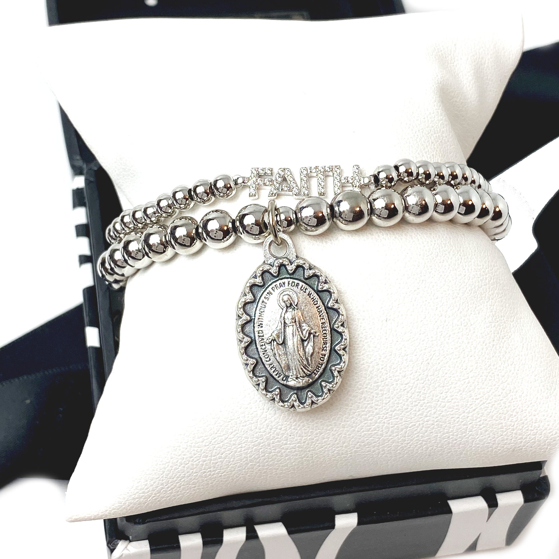 beautiful-blessed-miraculous-beaded-bracelet-gift-display-love-lisa